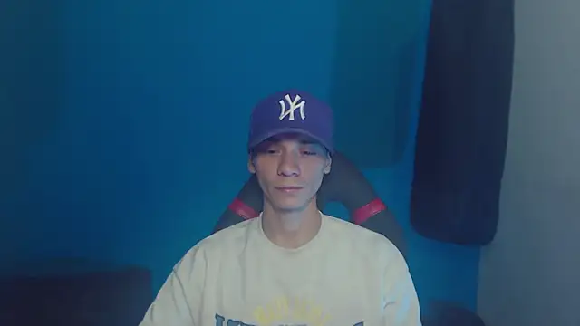 Snapshot of Burperking420_ chatting on March 17, 2025, 12:42 am Burperking420 online show from March 17, 2025, 12:42 am