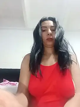 DaphneRosses online show from July 16, 2026, 2:36 pm