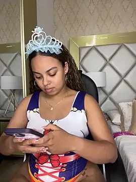 AlesiaCooper online show from October 11, 2025, 8:43 pm