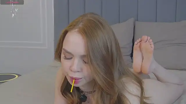 Snapshot of MiraBliss chatting on March 17, 2025, 12:32 am MiraBliss online show from March 17, 2025, 12:32 am