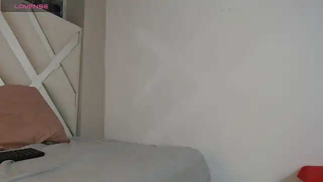 Snapshot of willow_smitt chatting on February 13, 2026, 1:44 pm willow smitt online show from February 13, 2026, 1:44 pm