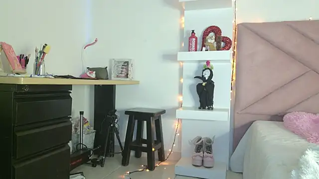 eva sin18 online show from March 22, 2026, 11:17 pm