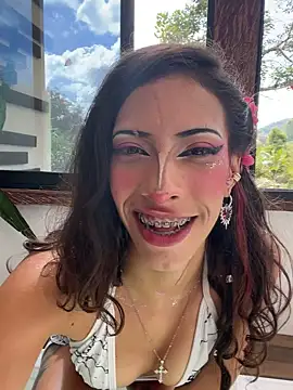 Lia Valmont online show from April 7, 2026, 7:59 pm