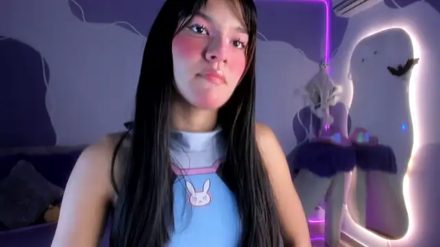 auroracute02 online show from November 8, 2025, 1:47 pm