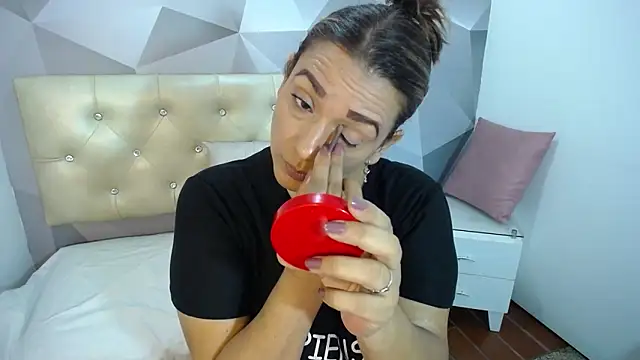 Milf-Prettyboobs online show from October 27, 2025, 11:11 am