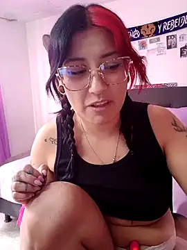 Snapshot of DaniPoison chatting on February 25, 2026, 5:57 pm DaniPoison online show from February 25, 2026, 5:57 pm