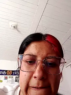 Snapshot of DaniPoison chatting on February 15, 2026, 1:10 pm DaniPoison online show from February 15, 2026, 1:10 pm