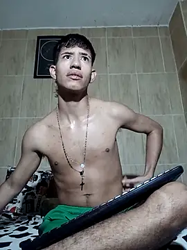 dareck 18 online show from February 11, 2026, 8:31 pm