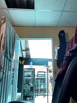 Snapshot of val_zx chatting on September 17, 2025, 3:47 pm val zx online show from September 17, 2025, 3:47 pm