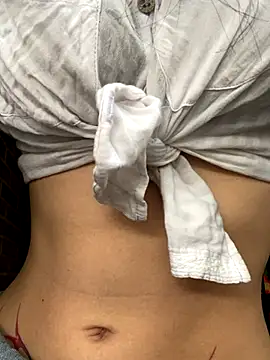 Snapshot of val_zx chatting on September 23, 2025, 5:53 pm val zx online show from September 23, 2025, 5:53 pm