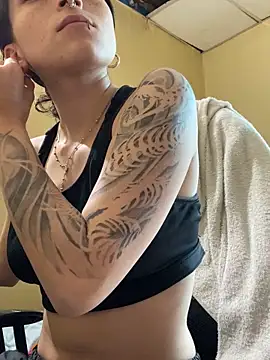 Snapshot of val_zx chatting on September 19, 2025, 6:45 pm val zx online show from September 19, 2025, 6:45 pm