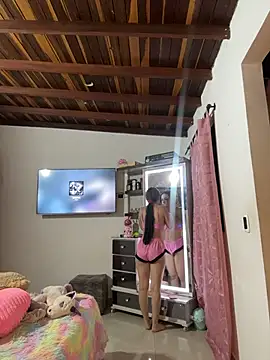 Paulet Johnson online show from December 17, 2025, 12:59 am