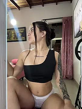 Snapshot of Paulet_Johnson chatting on February 9, 2026, 4:32 am Paulet Johnson online show from February 9, 2026, 4:32 am