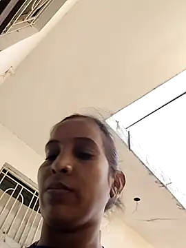 Snapshot of Hotty-Nidhi chatting on December 16, 2025, 5:00 am Hotty-Nidhi online show from December 16, 2025, 5:00 am