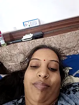 Snapshot of Hotty-Nidhi chatting on November 13, 2025, 3:43 am Hotty-Nidhi online show from November 13, 2025, 3:43 am