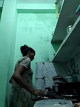 Snapshot of Hotty-Nidhi chatting on November 5, 2025, 4:32 pm Hotty-Nidhi online show from November 5, 2025, 4:32 pm