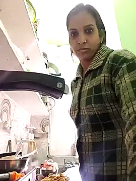 Snapshot of Hotty-Nidhi chatting on December 22, 2025, 4:56 am Hotty-Nidhi online show from December 22, 2025, 4:56 am