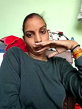 Snapshot of Hotty-Nidhi chatting on November 17, 2025, 6:28 am Hotty-Nidhi online show from November 17, 2025, 6:28 am