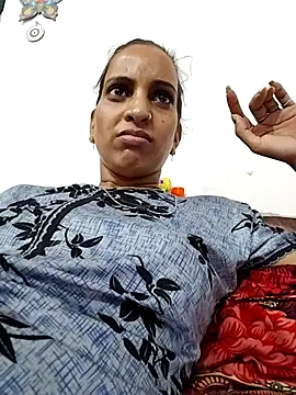 Snapshot of Hotty-Nidhi chatting on May 20, 2026, 4:42 am Hotty-Nidhi online show from May 20, 2026, 4:42 am