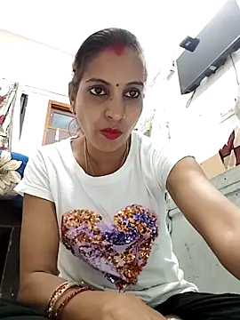 Snapshot of Hotty-Nidhi chatting on April 3, 2026, 5:41 pm Hotty-Nidhi online show from April 3, 2026, 5:41 pm