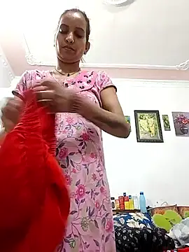Snapshot of Hotty-Nidhi chatting on April 8, 2026, 6:04 am Hotty-Nidhi online show from April 8, 2026, 6:04 am