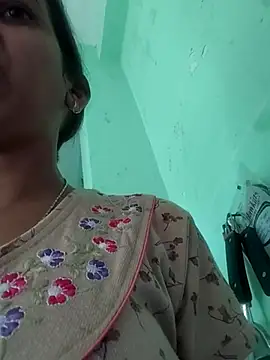 Snapshot of Hotty-Nidhi chatting on February 15, 2026, 2:56 am Hotty-Nidhi online show from February 15, 2026, 2:56 am