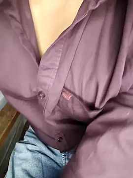 Snapshot of HARSHHU01 chatting on April 6, 2026, 6:20 pm HARSHHU01 online show from April 6, 2026, 6:20 pm