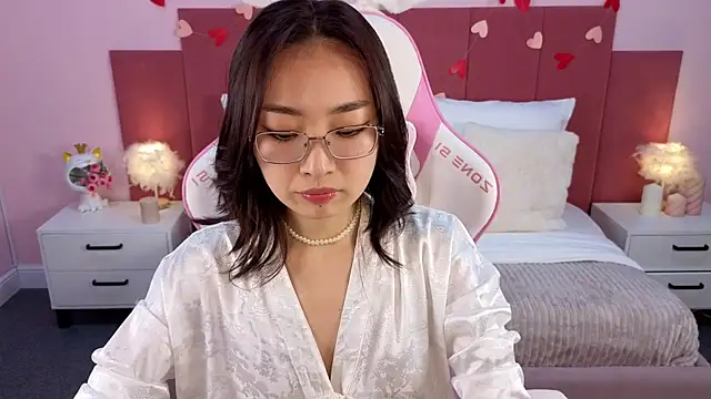 Snapshot of JaliaBennet chatting on March 22, 2025, 7:25 am JaliaBennet online show from March 22, 2025, 7:25 am