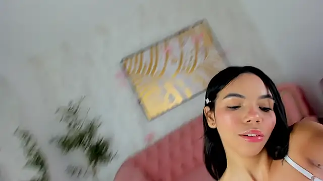 Snapshot of Krissi_latore chatting on December 16, 2025, 12:53 pm Krissi latore online show from December 16, 2025, 12:53 pm