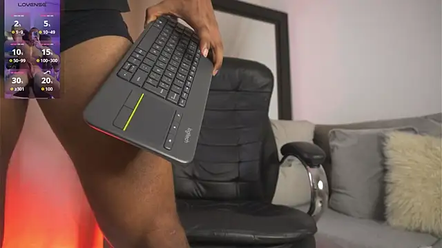 Snapshot of AshtonnSummer chatting on February 17, 2026, 9:12 pm AshtonnSummer online show from February 17, 2026, 9:12 pm