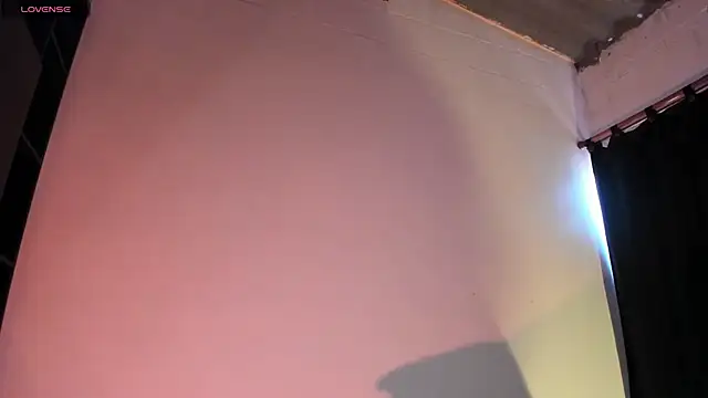 adara evanss online show from April 1, 2026, 8:17 pm