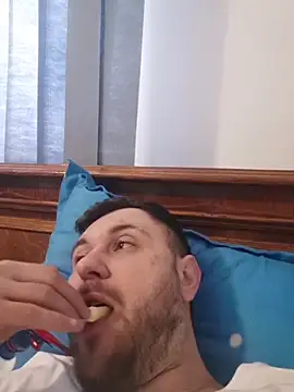 Snapshot of hugedickedd chatting on February 20, 2026, 6:37 am hugedickedd online show from February 20, 2026, 6:37 am