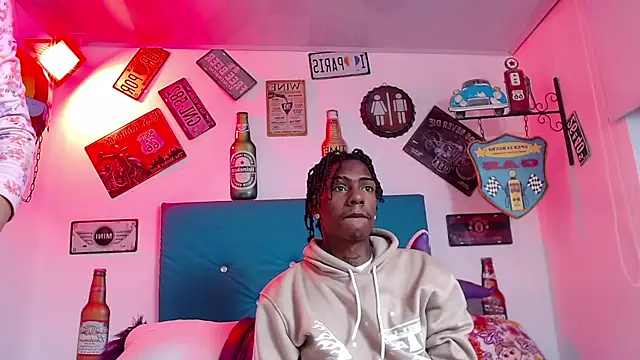 lili roussi online show from October 26, 2025, 12:22 am