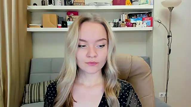 Snapshot of Kara_Smith_ chatting on December 2, 2024, 1:09 am Kara Smith online show from December 2, 2024, 1:09 am