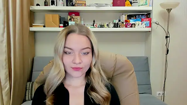 Snapshot of Kara_Smith_ chatting on December 7, 2024, 10:12 pm Kara Smith online show from December 7, 2024, 10:12 pm