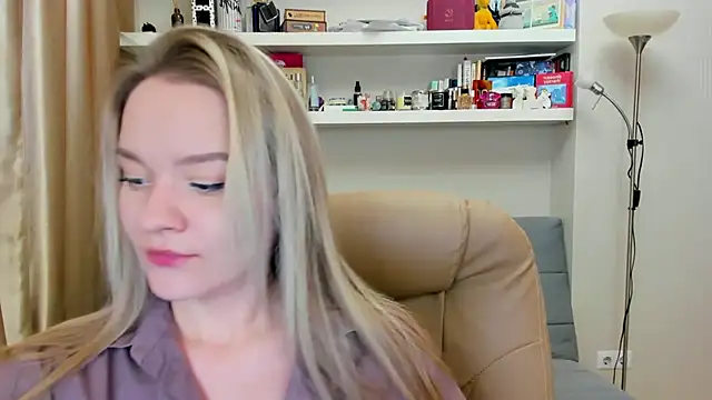 Snapshot of Kara_Smith_ chatting on December 2, 2024, 10:18 pm Kara Smith online show from December 2, 2024, 10:18 pm
