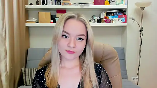Snapshot of Kara_Smith_ chatting on February 19, 2025, 10:20 pm Kara Smith online show from February 19, 2025, 10:20 pm