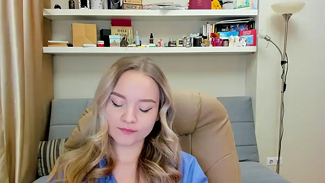 Snapshot of Kara_Smith_ chatting on January 18, 2025, 10:49 pm Kara Smith online show from January 18, 2025, 10:49 pm