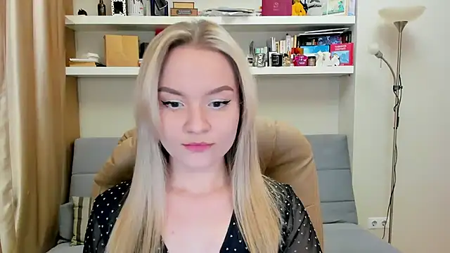 Snapshot of Kara_Smith_ chatting on February 28, 2025, 11:56 pm Kara Smith online show from February 28, 2025, 11:56 pm