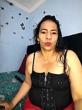 AlexaNovoa  online show from December 21, 2025, 9:15 pm