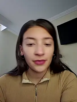 HOLY DOLL online show from October 7, 2025, 8:43 pm