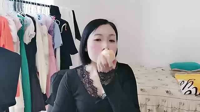 Rachel-6600 online show from November 14, 2025, 4:27 am