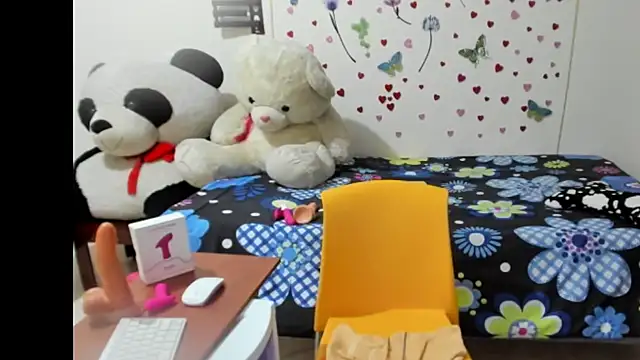 Snapshot of Olgahunder chatting on March 21, 2025, 7:33 am Olgahunder online show from March 21, 2025, 7:33 am