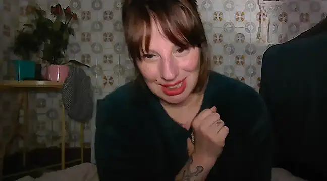 vitoriavaz online show from March 16, 2025, 10:42 pm