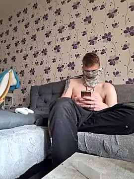 ThePython666 online show from October 22, 2025, 9:31 am