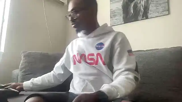 kngkeeem online show from November 15, 2025, 6:56 pm