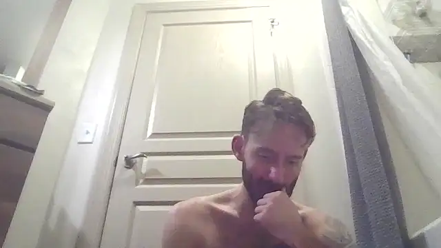 whowantsacreampie online show from September 21, 2025, 11:48 am