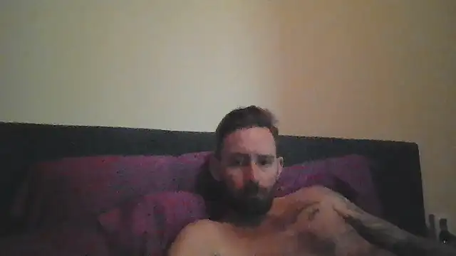 whowantsacreampie online show from May 19, 2026, 6:59 pm