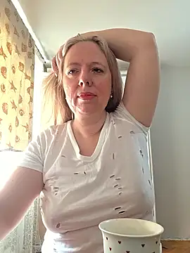 Snapshot of Irina3718 chatting on March 28, 2026, 7:31 am Irina3718 online show from March 28, 2026, 7:31 am