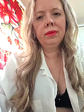 Snapshot of Irina3718 chatting on April 12, 2026, 1:25 pm Irina3718 online show from April 12, 2026, 1:25 pm
